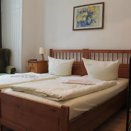 Waizenegger Am Kurfuerstendamm 2*