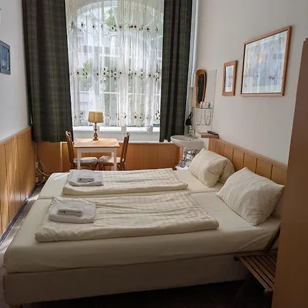 Waizenegger Am Kurfuerstendamm Pensionat Berlin