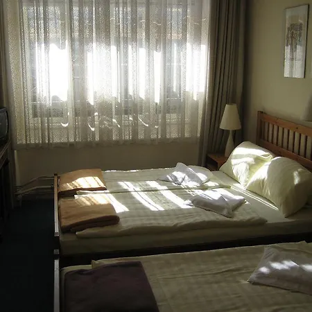 Waizenegger Am Kurfuerstendamm Pensjonat Berlin