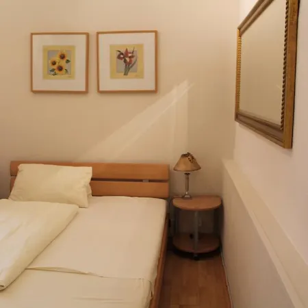 Waizenegger Am Kurfuerstendamm