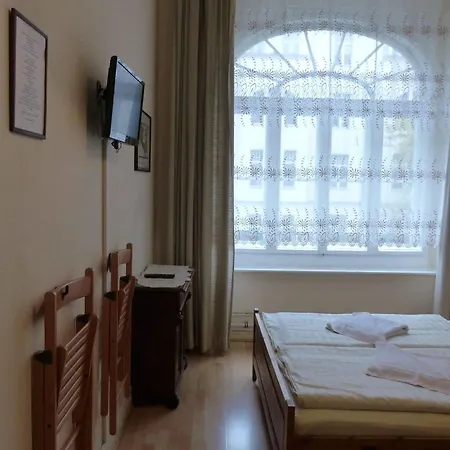 Pensjonat Waizenegger Am Kurfuerstendamm 2*