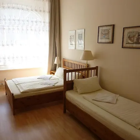 Waizenegger Am Kurfuerstendamm 2*