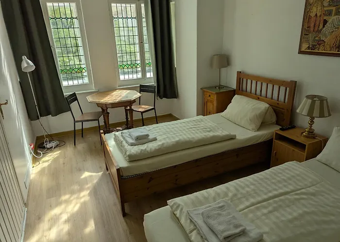 Gasthof Waizenegger Am Kurfürstendamm 2*