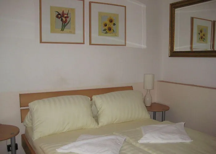 Waizenegger Am Kurfürstendamm 2*