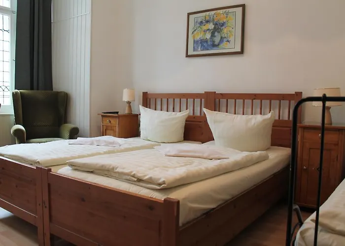 选帝侯大街瓦森格潘森酒店 2*