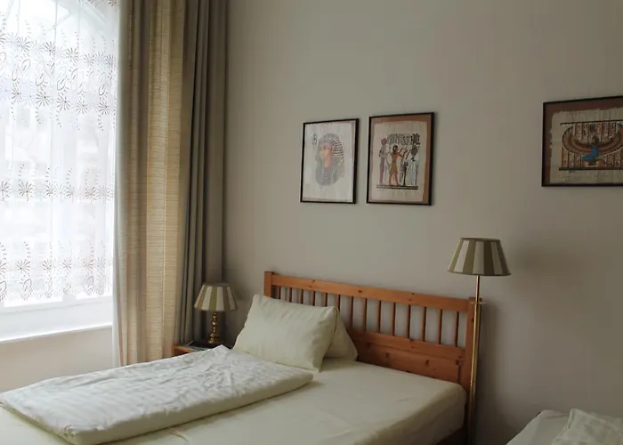 选帝侯大街瓦森格潘森酒店 招待所