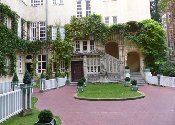 选帝侯大街瓦森格潘森酒店 2*