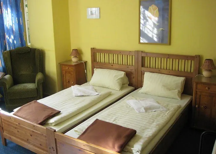 Waizenegger Am Kurfürstendamm Gasthof 2*