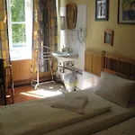 Waizenegger Am Kurfuerstendamm