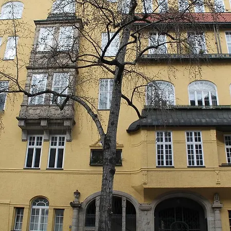 Waizenegger Am Kurfuerstendamm