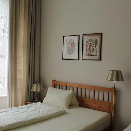 Waizenegger Am Kurfuerstendamm Konukevi