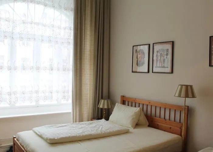 게스트하우스 바이제넥거 암 쿠르퓌르스텐담 2*