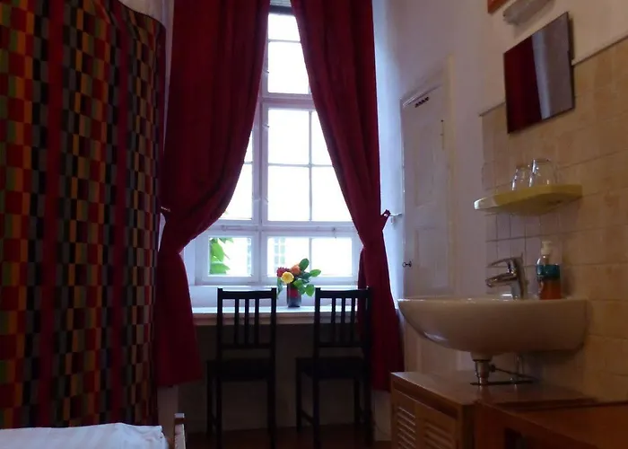 바이제넥거 암 쿠르퓌르스텐담 게스트하우스 2*